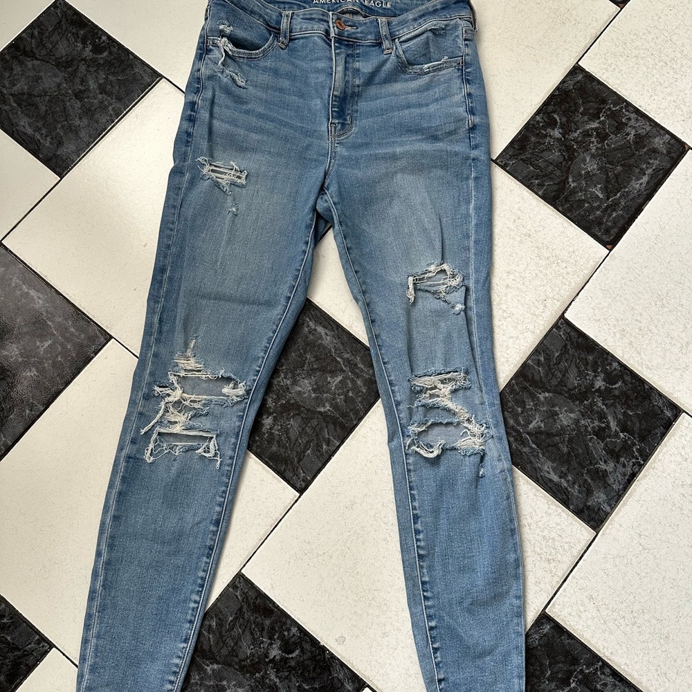 American Eagle Outfitters Light Blue Distressed Jeggings